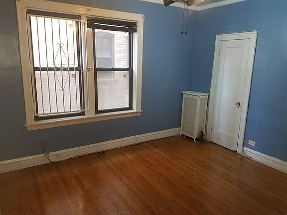 4th image of 6857 S Paxton Ave #1