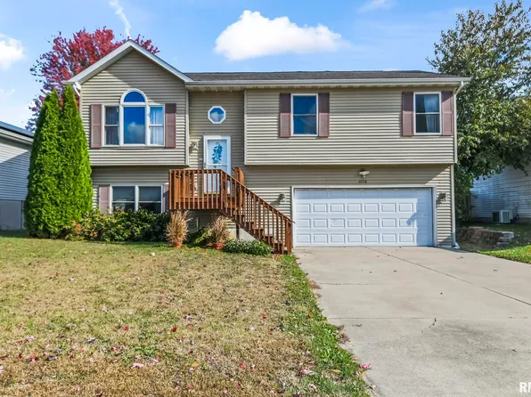 3058 Twin Lakes Dr, Springfield, IL 62707