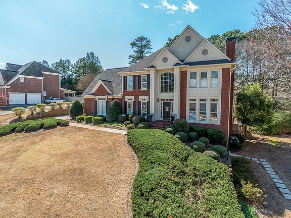 4th image of 2545 Lynshire Ln