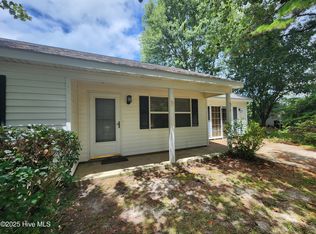 973 Sand Ridge Rd, Hubert, NC 28539