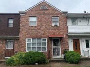12 E Rockaway Rd #22, Hewlett, NY 11557