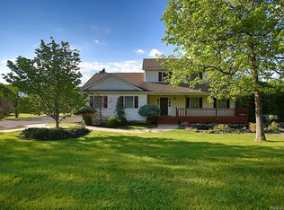 12 Booth Dr, Campbell Hall, NY 10916