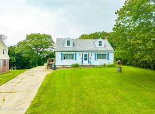 117 Valleyview Ave, Troy, NY 12182