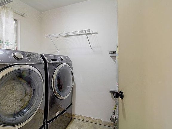 2nd image of 1075 Alta Mira Dr