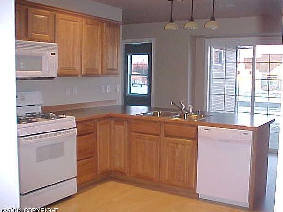 4th image of 2735 N Silver Creek Dr