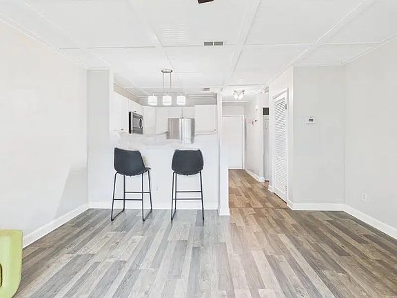 4th image of 1336 Hunters Rd APT B