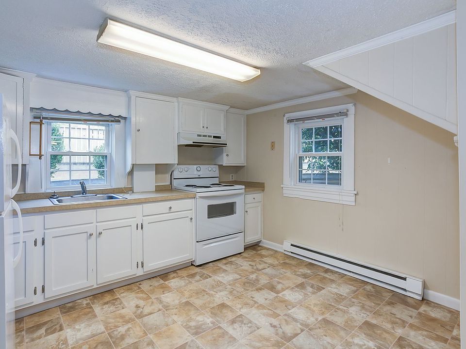 NPM7108 1419 Cherry Avenue Apartment Rentals Charlottesville, VA