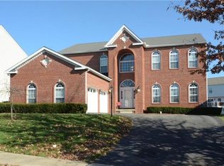 7 Trotter Ln, Clinton, PA 15026