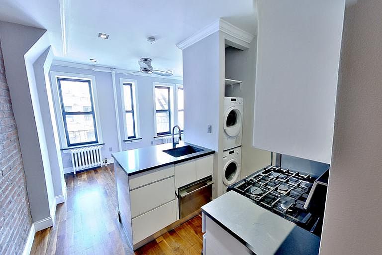 1st image of 20 Prince St APT 18