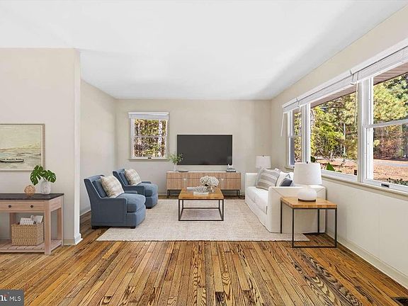 3rd image of 61 Beacon Ct