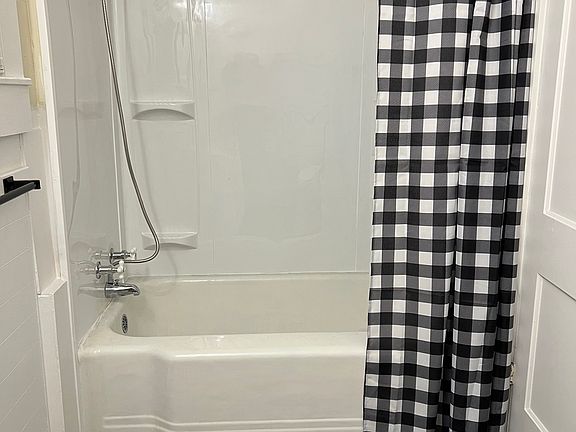 5th image of 34 S Adams St #1
