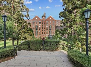 192 Garth Rd APT 4O, Scarsdale, NY 10583