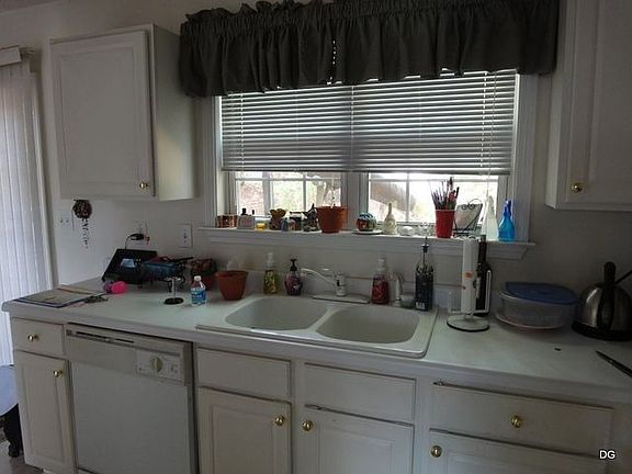 2nd image of 1830 Chardin Way