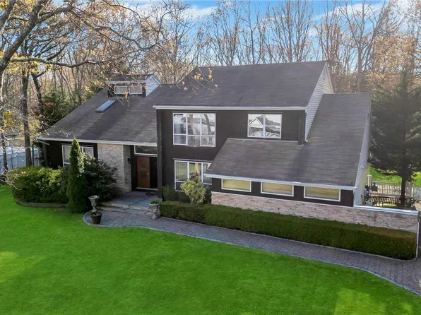 6 Barbara Anne Street, Manorville, NY 11949