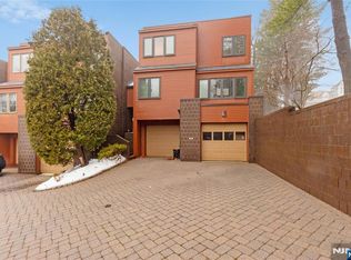55 Hidden Ledge Rd, Englewood, NJ 07631