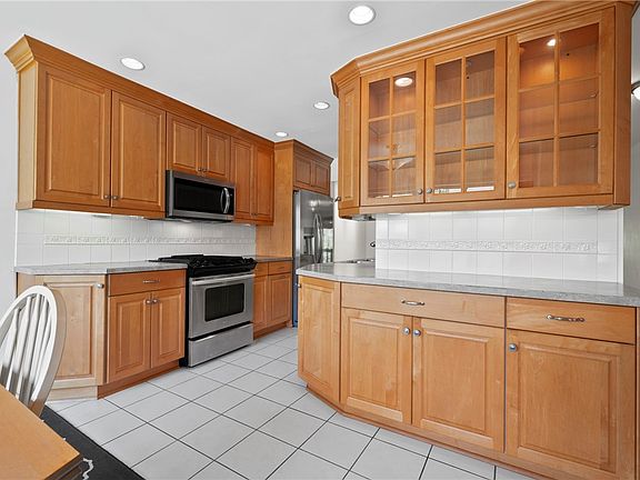 5th image of 1512 Pinehurst Ln