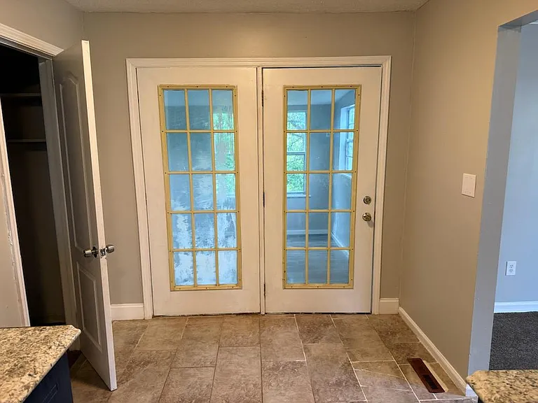 508 Closhire Ln — Photo 9