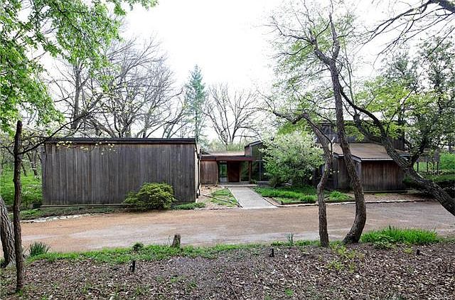 1st image of 801 Barnes Rd