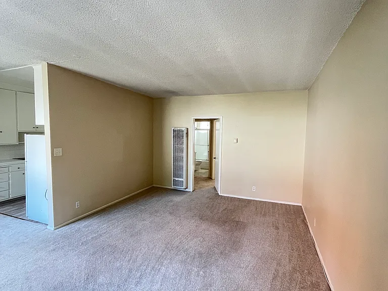 11746 Goshen Ave #7 — Photo 13