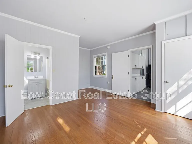 323 N Potomac St #1 — Photo 12