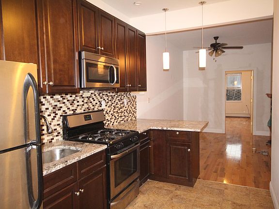 2nd image of 613 Onderdonk Ave
