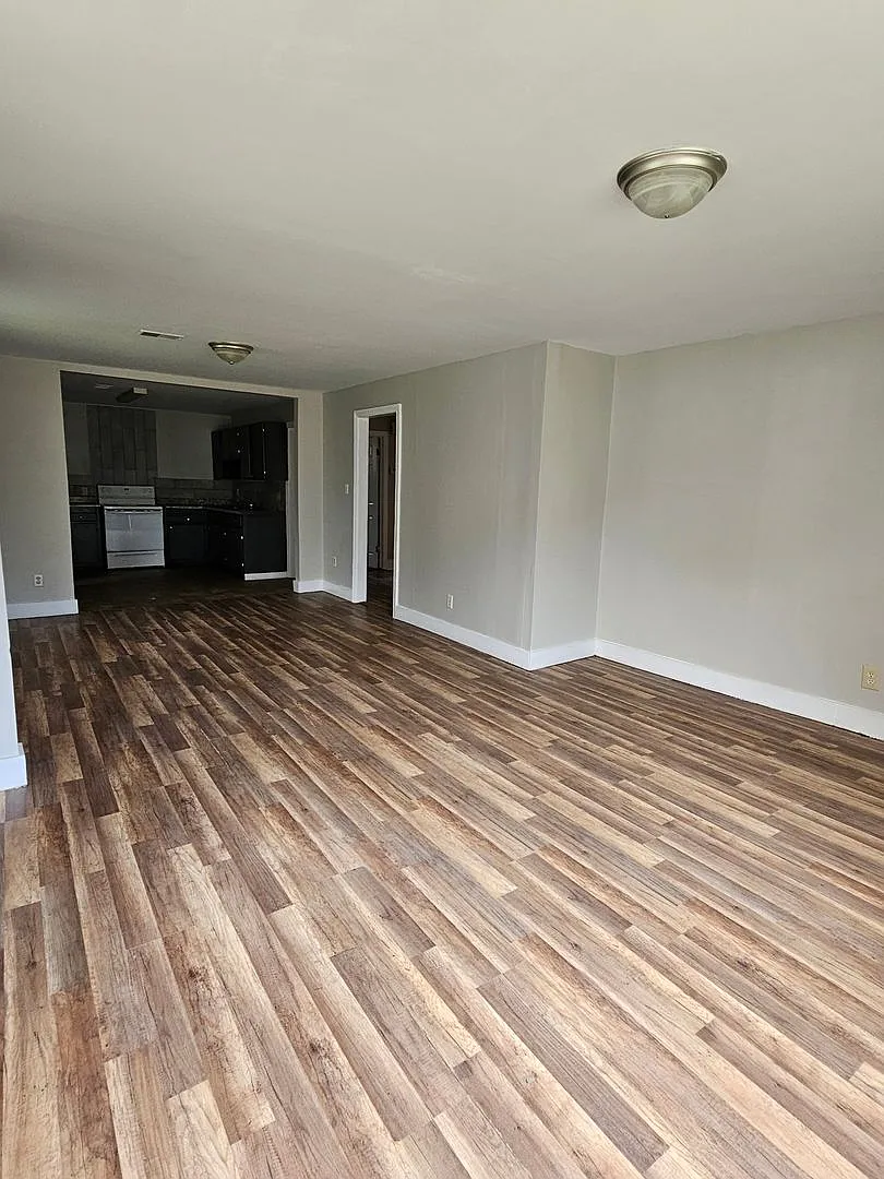 202 Crawford Road — Photo 3