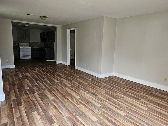 3rd image of 202 Crawford Rd