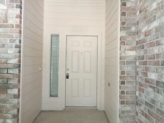 21559 Forest Colony Dr — Photo 2