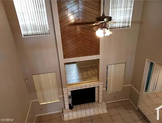 4 bed, 2900 sqft, $3,500 — Photo 2