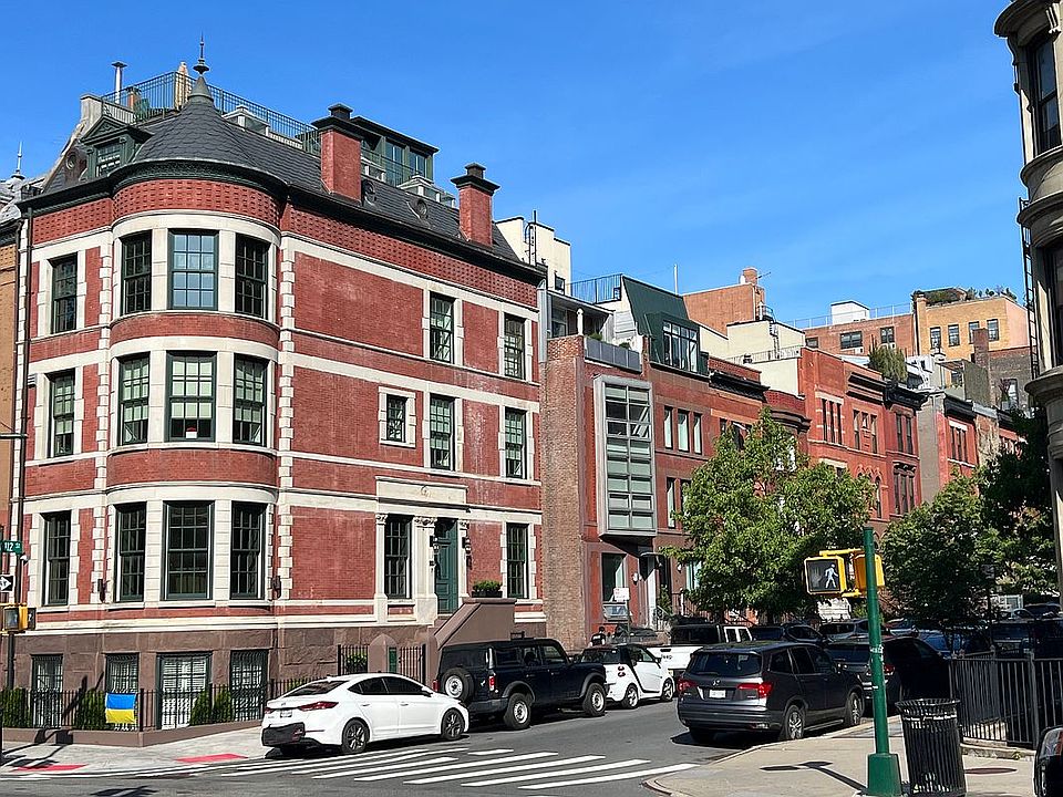 1st image of 290 Manhattan Ave
