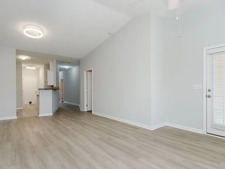 6464 Bradbury Ct — Photo 7