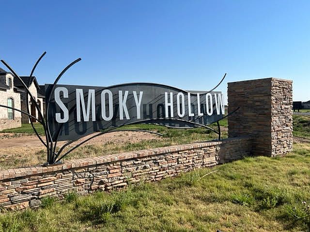 Residential lot in the Smoky Hollow Addition.