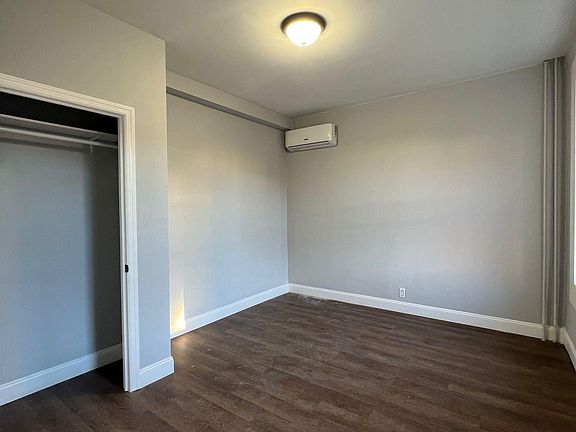 2nd image of 934 Pavonia Ave