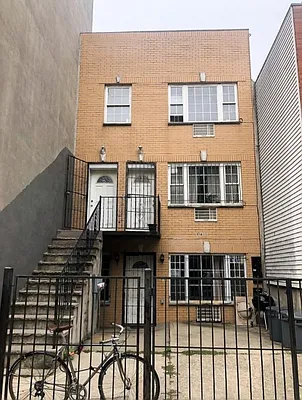 Rented by Compass | media 24