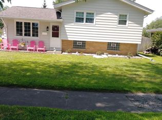 932 N Dwiggins St, Griffith, IN 46319