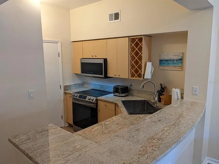 100 4th Ave S #224 — Photo 4