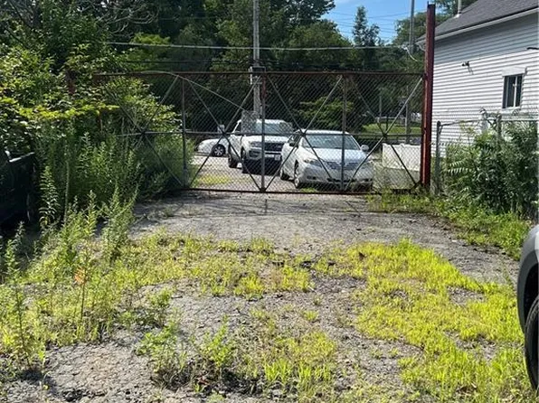203 Valley St, Providence, RI 02909