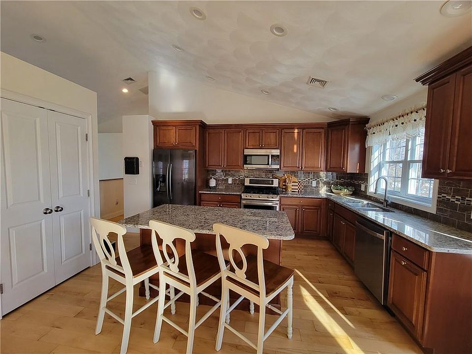 1414 Phenix Ave, Cranston, RI 02921 Zillow