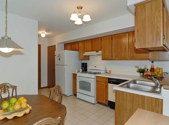 4th image of 3020 Anton Dr