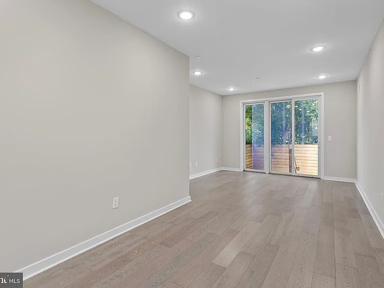 2528 N Hope St #1 — Photo 8