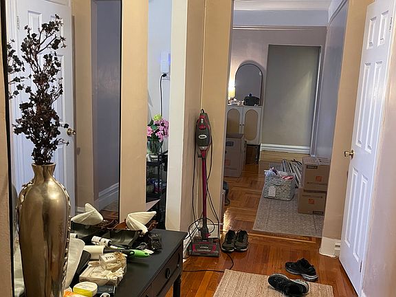 2nd image of 3661 Waldo Ave #4
