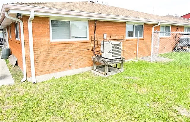 4819 Francis Dr — Photo 32
