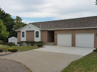 322 Hawthorne Dr, Junction City, KS 66441