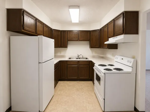 1102 S 3rd St, Bismarck, ND 58504