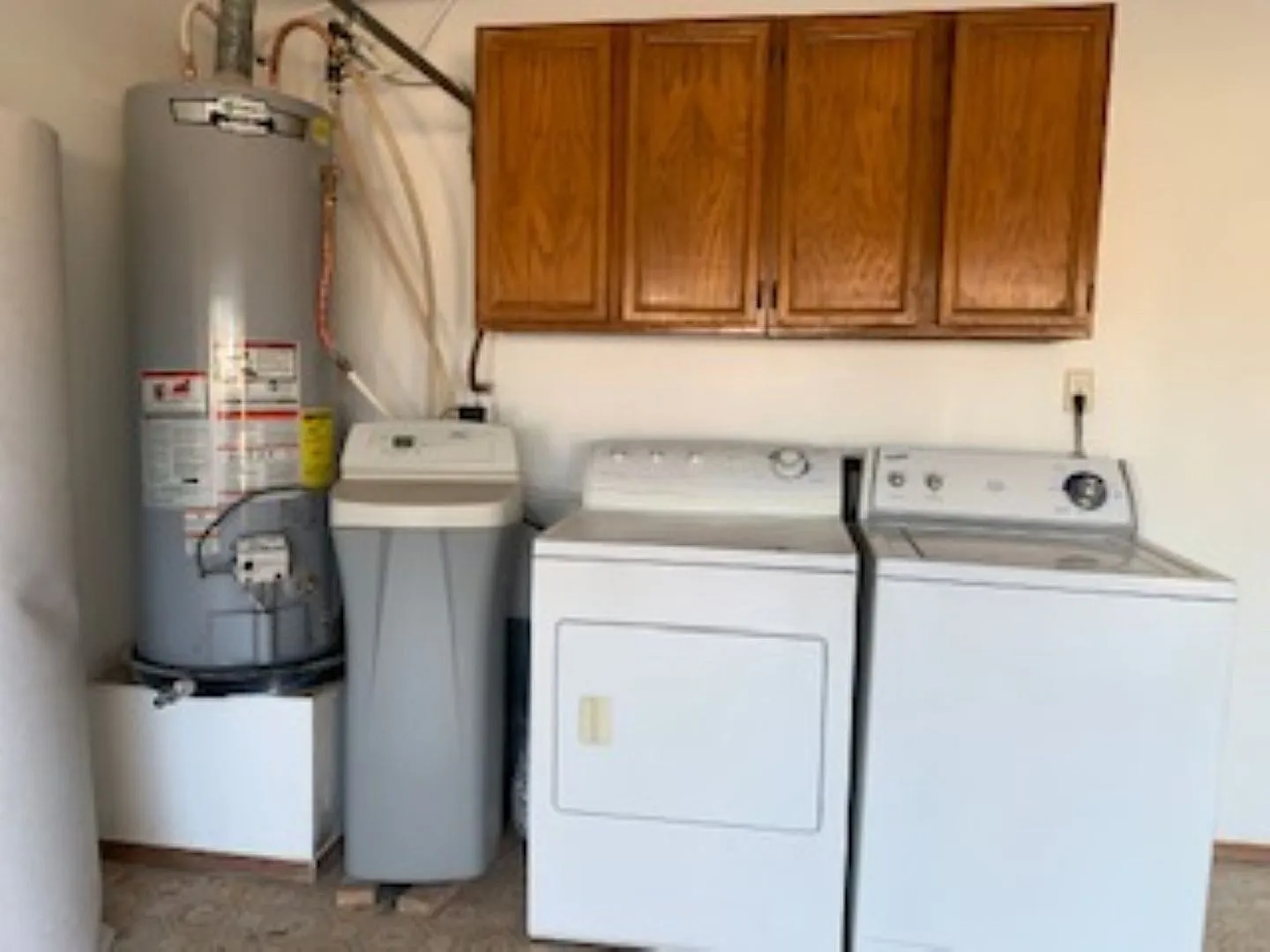 3 Bedroom, 2 Bath, 2 car garage — Photo 4