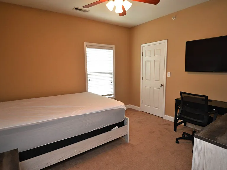 205 Capital St #201 — Photo 7