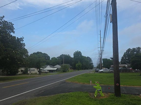 4th image of 3020 Benton Rd