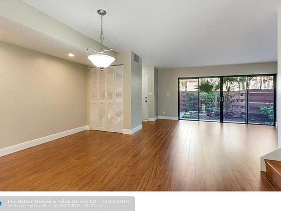 4th image of 3004 Lakewood Ln