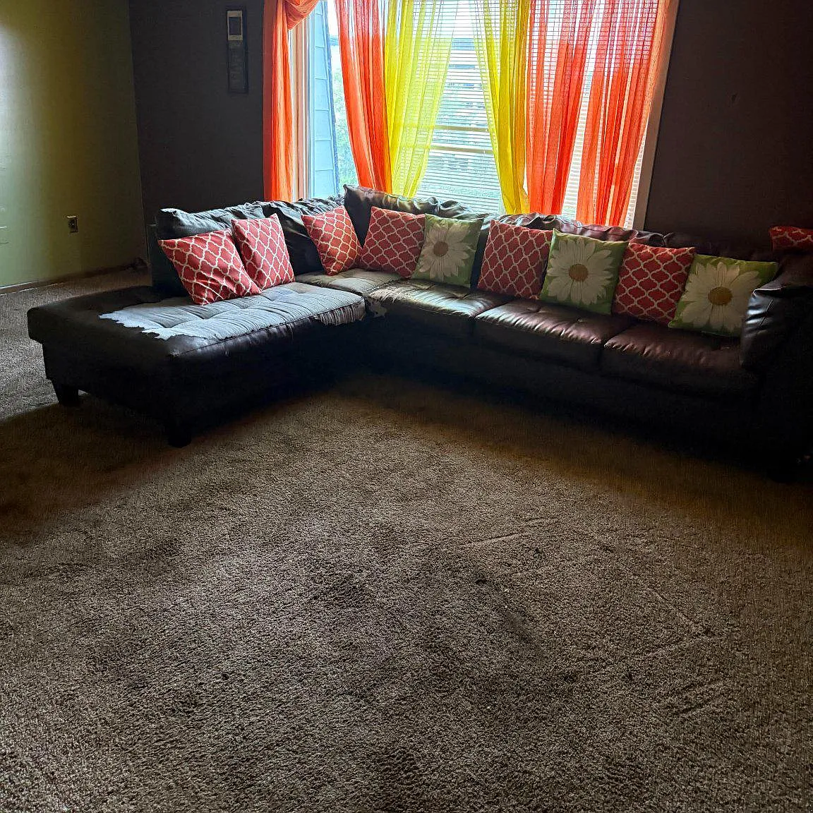 1 bed, 1.0 bath, 700 sqft, $1,200 — Photo 1