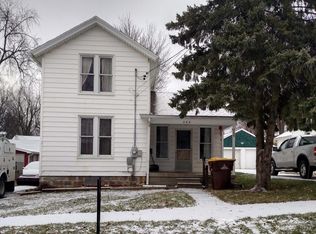 208 N Oakland St, Saint Johns, MI